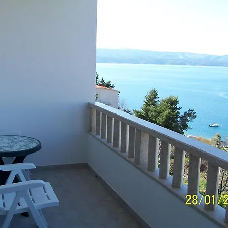 Apartments Perdijic Nemira Omiš Esterno foto