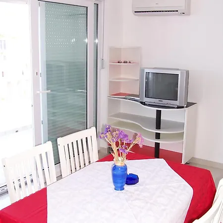 Apartments Perdijic Nemira Omiš Esterno foto